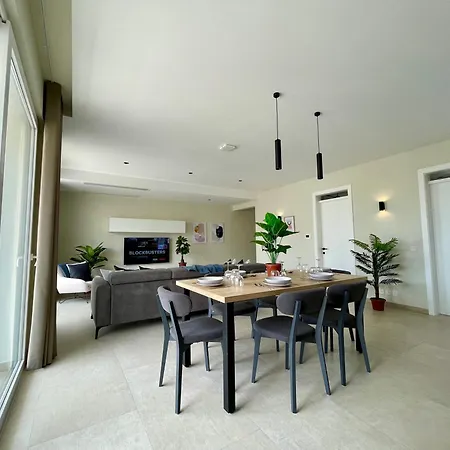 Apartment Bugibba Square Seafront Lux By Holi
