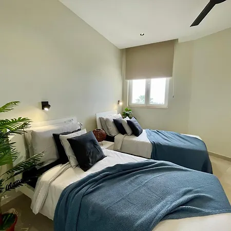 Bugibba Square Seafront Lux By Holi Apartment *