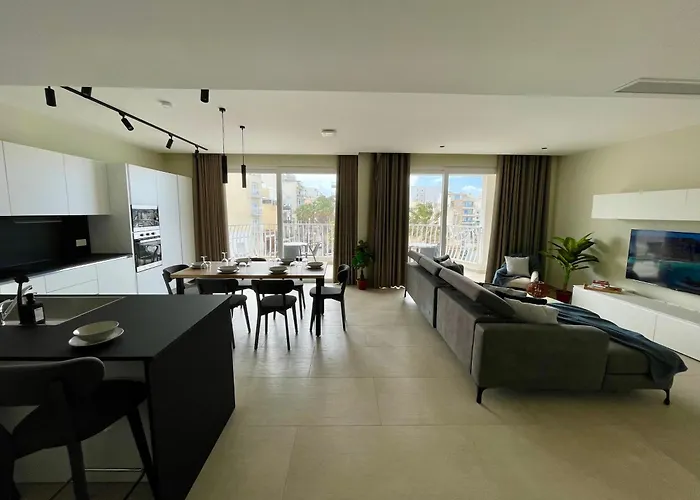 Bugibba Square Seafront By Holi Appartement *