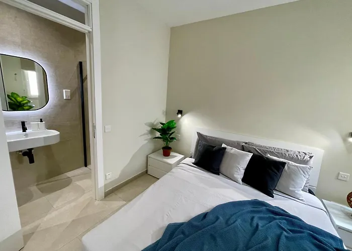 Bugibba Square Seafront By Holi St Paul's Bay