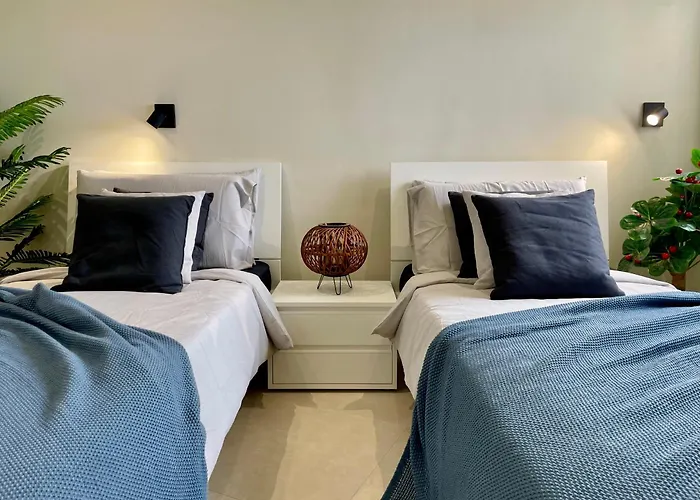 Bugibba Square Seafront By Holi Appartement