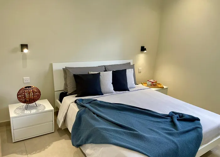 Bugibba Square Seafront By Holi Appartement