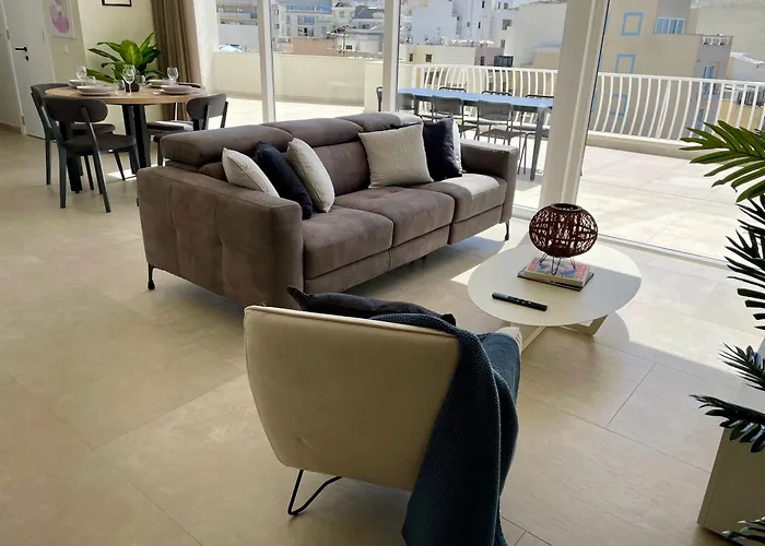 Bugibba Square Seafront By Holi Apartamento